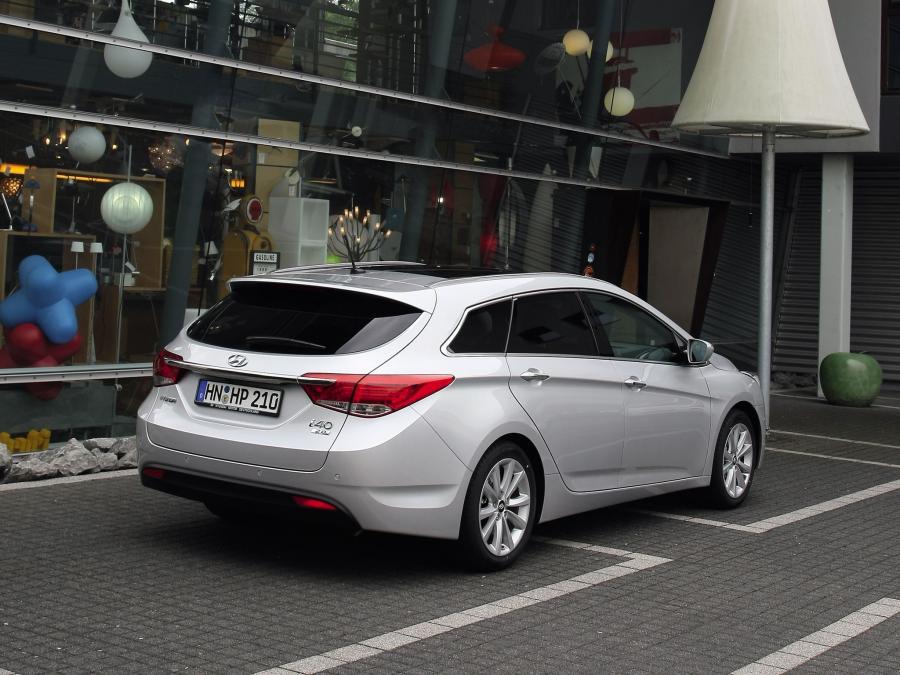  Hyundai i40 Wagon 2011 года  (фото 18 из 30)